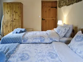 2 bedroom accommodation in Clayhidon, near Taunton - Image 4