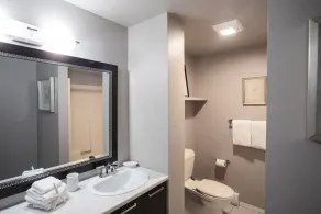 Anchor's End Suite at Inn of the Sea. Charming, affordable rental on the ocean. - Image 5