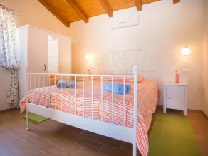 Roofed Villa in Istria With Private Pool and Garden - Image 5