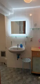 Ideale punto di partenza per tutte le attività di vacanza in resina, in una tranquilla posizione centrale - Image 2