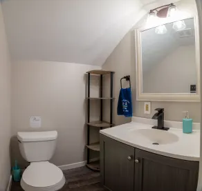 Cozy Lakefront Cottage — 35 minutes to Lambeau Field, ice fishing, sunset, +More - Image 4