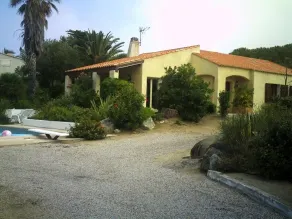 Villa with land, close to the sea, beach, tennis court... - Image 5