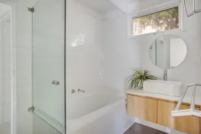 FABULOUS FOAM COASTAL HOLIDAY HOME, SOLAR POOL & ENTERTAINER, BLAIRGOWRIE - Image 2