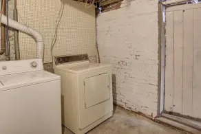 Quiet Updated Cottage in Urbana Near UIUC Campus - Image 2