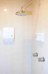 Luxury Victorian Home: King Master Suite EZ Access - Image 3
