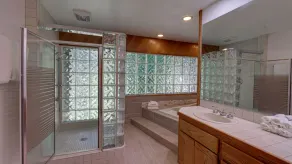 Rogue Keystone Lodge- River Front Views/Spa/Sleeps 7 - Image 2