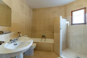 Villa 'Rosa' mit privatem Pool, Gemeinschaftsterrasse und WLAN - Image 4
