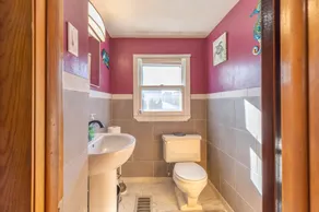 Cozy Cape Close to Farmington, Plainville & Downtown New Britain - Image 3