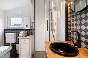 Holiday Home \"Lütte Hütte\" with Private Terrace and Wi-Fi - Image 3