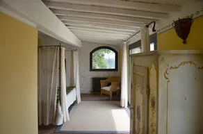 A luxury retreat in the hills of Montalcino - Image 4