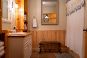 The Lodge - Cozy farm stay with hot tub & breathtaking views 10 min to FL & WBS - Image 2