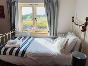 Lovely 3 bedroom North Norfolk Cottage in quiet village. 5 mins beach - Image 4