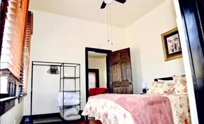 Vibey home a few blocks from downtown Hannibal - Image 4