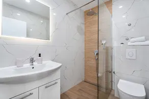 Luxury 3 bedrooms apartment with jacuzzi and amazing sea view - Image 3
