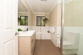 Phillip Villa, Modern & Fresh, Close to Town, Free Wifi - Image 4