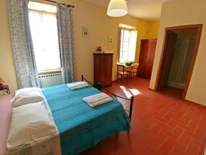 Exclusive villa, huge swimming pool and flowered garden with bbq. Free WiFi + AC - Image 3