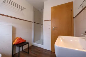 Vacation apartment Untersberg, 86sqm, 2 bedrooms, 2 bathrooms, balcony with mountain view - Image 2