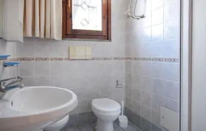 5 bedroom beach front home in Arbus - Image 2
