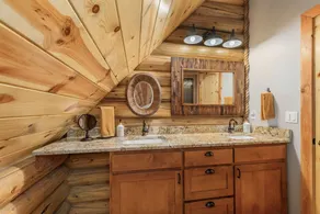 Bearfoot Chalet by NW Comfy Cabins - Image 4