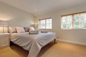 April Cottage - Image 4