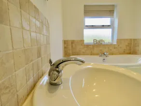Luxury 3-bed Edwardian Town House in the Cotswolds - VERIFIED KEY WORKERS ONLY - Image 3
