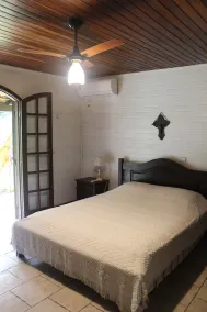 Beach house with lots of greenery, a true beach country house.<br> 24-hour security. - Image 2