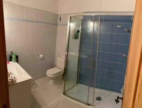 Air conditioned 4 Bedroom, 4 Bathroom villa. Walkable to the Beach - Image 4
