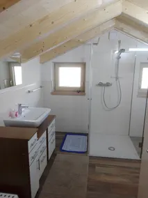 New, stylish top floor apartement, free Wifi, bus stop directly at the house - Image 4