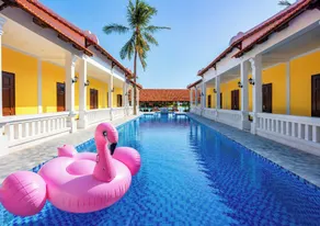 Sunset Cove Boutique Resort - Image 2