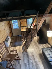 B&B Cabin <br>At Clark Farms  - Image 4
