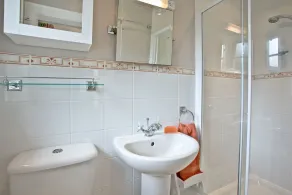 Cregoes, Mylor - Bungalow - Riverview - Free Parking & WiFi - Pet friendly - Image 4