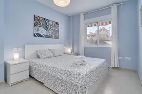 Apartamento 'Recreo 10' con terraza privada, Wi-Fi y aire acondicionado - Image 5