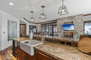 Maison Moose at Arrowleaf in Deer Valley, Luxurious Ski-In Ski-Out Condo Hosted by Nestique - Image 2
