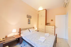 Holiday Home 'Villa Marina' with Private Terrace, Wi-Fi and Air Conditioning - Image 4