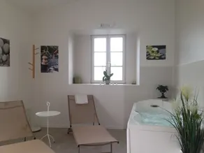 Laon studio \"Les Lilas\" på ét niveau med privat have og spa - Image 2