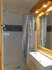 Ski-in/ski-out & foot of the slopes, 2nd floor, view ski slopes, swimming pool, sauna, balcony, tv - Image 3