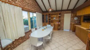 Clarence Beach House - Image 4
