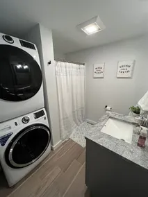 2-bedroom 1 bath remodeled cottage - Image 3
