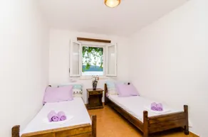 Mediterranean Holiday House near Dubrovnik with direct sea access - Image 4