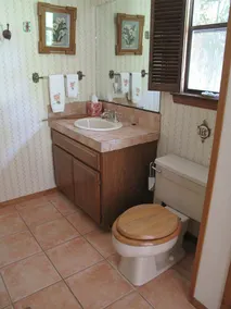 Cozy and Charming Apple Blossom Retreat—Relax with Nature - Image 3