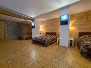 Gîte avec Réception, Dortoir, Terrasse et Pétanque - Tout Inclus! - Image 5