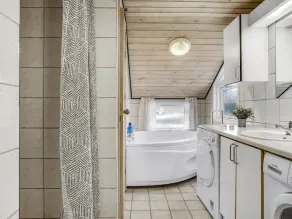 \"Iida\" - 100m from the sea by Interhome - Image 5