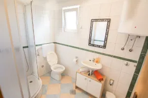 Apartment Marica - Spacious accommodation for 8 people with pool - Image 3