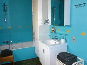 3 camere, 2 bagni, 3 minuti dal centro, parcheggio gratuito, wifi gratuito, giardino soleggiato - Image 2