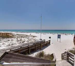 1 King Bed / Just Steps from the Beach! - Image 4