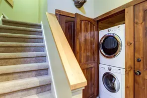 maison récemment mis à jour w / shared bain à remous, piscine et plus - un accès facile au ski! - Image 3