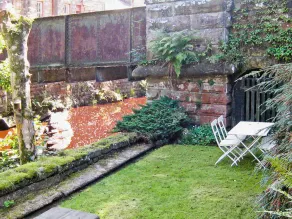 Pretty two storey holiday cottage right beside the village stream. - Image 3