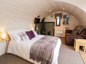 GELERT POD, pet friendly, country holiday cottage in St Asaph - Image 4