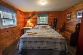 Cozy Lakefront Cottage - Image 3
