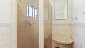 Jacaranda Cottage at the Beach - Image 3